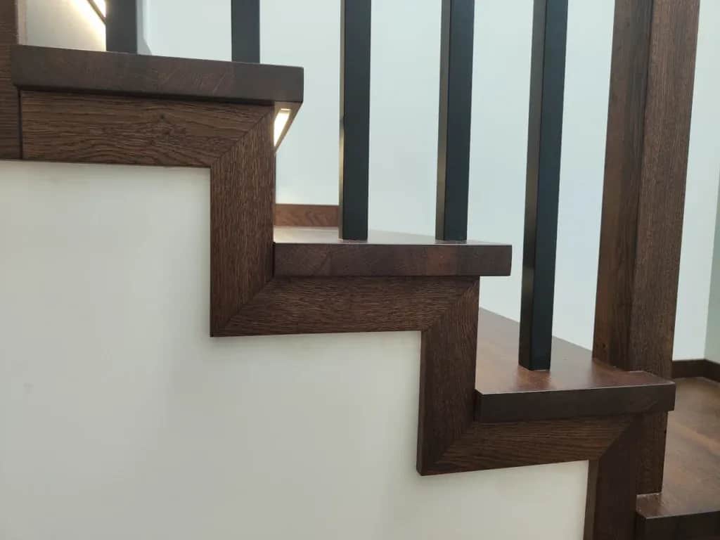 Najlepsza bejca na schody - wybierz trwałość i estetykę dla drewna