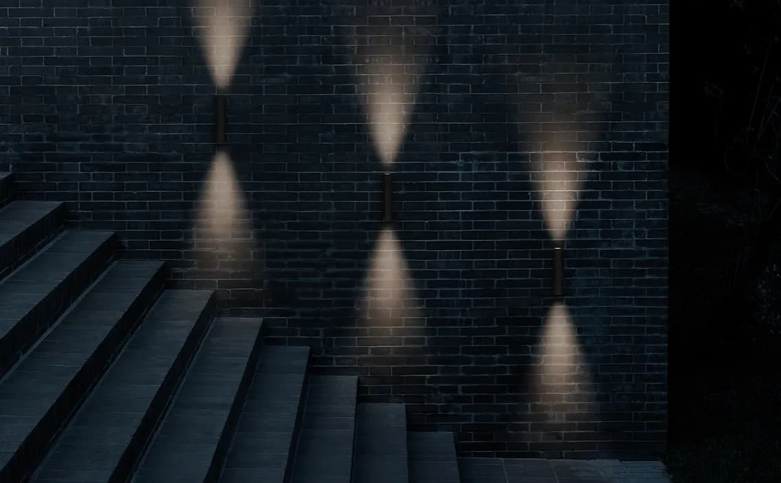 Jak oświetlić schody zewnętrzne, aby zapewnić bezpieczeństwo i styl