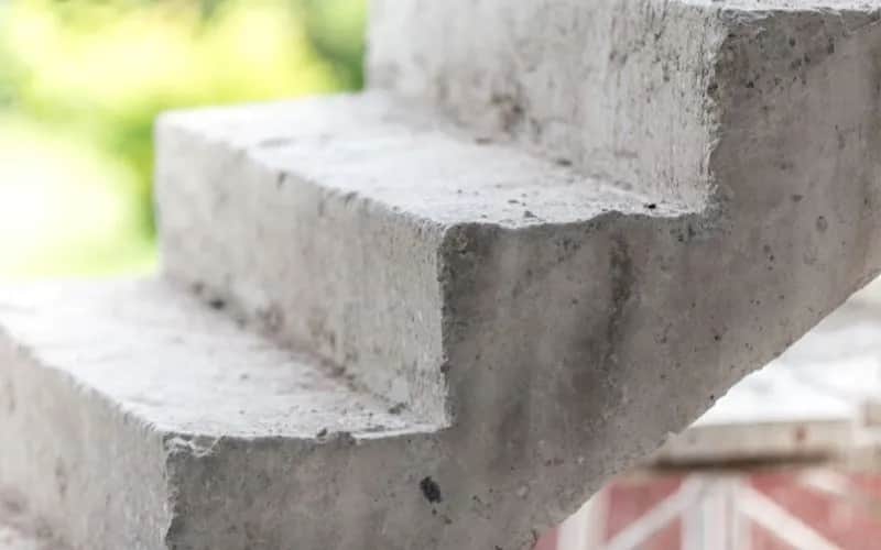 Jak odnowić schody zewnętrzne i uniknąć kosztownych napraw