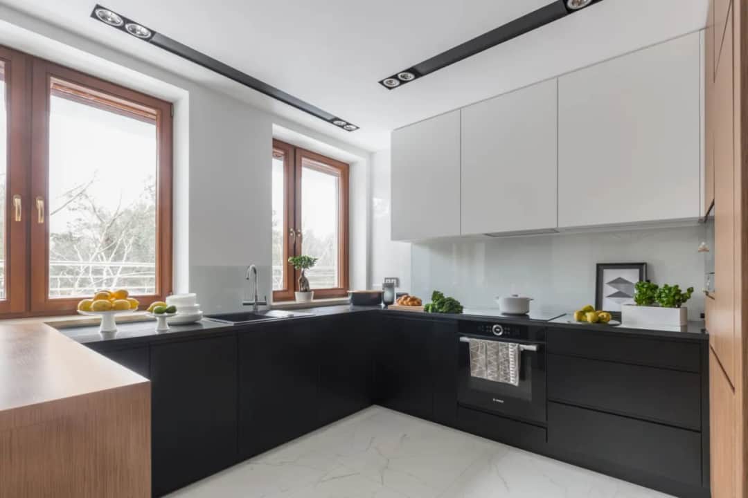 Jak urządzić kuchnię w kształcie U: praktyczne porady i inspiracje Jak urządzić kuchnię w kształcie U: praktyczne porady i inspiracje